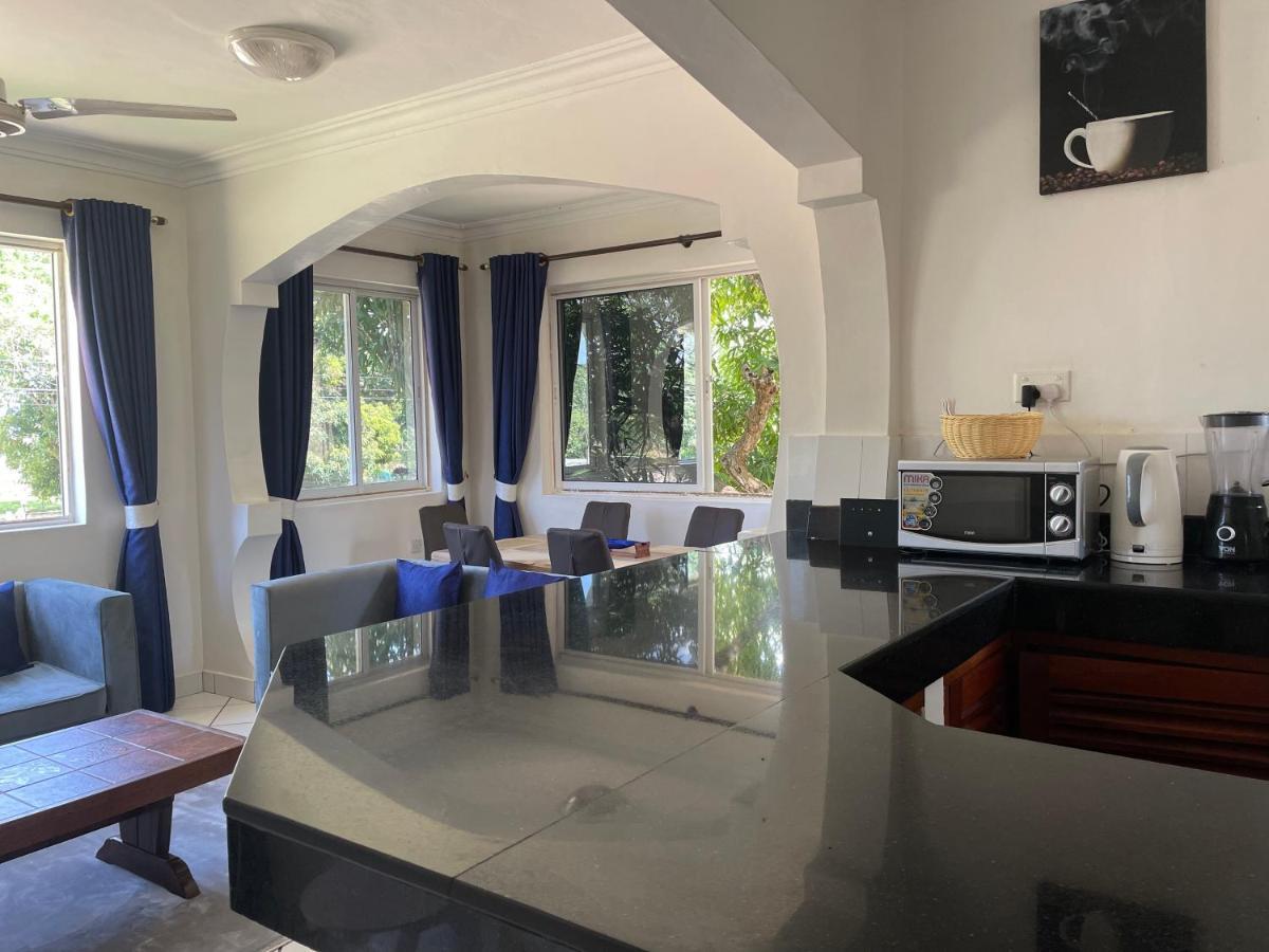Royal Palms Apartment A4 몸바사 외부 사진
